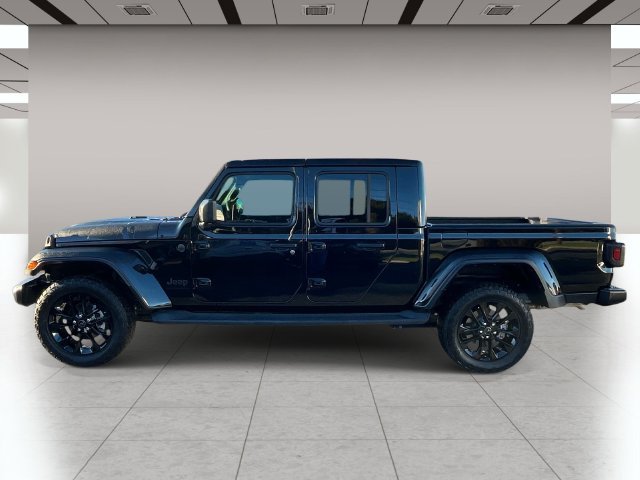 Used 2025 Jeep Gladiator Mojave AWD/4WD image 8