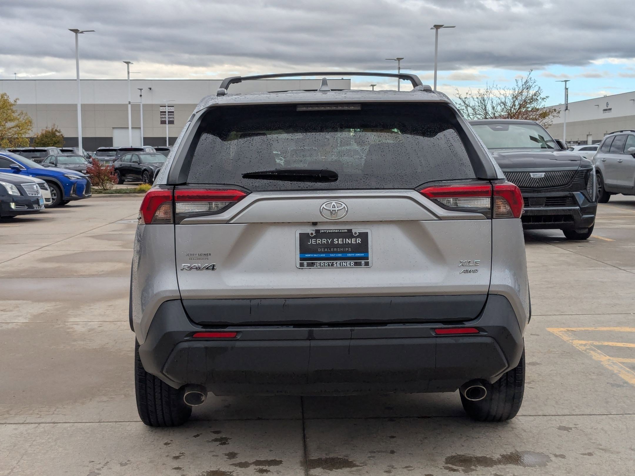 Used 2020 Toyota RAV4 XLE image 4