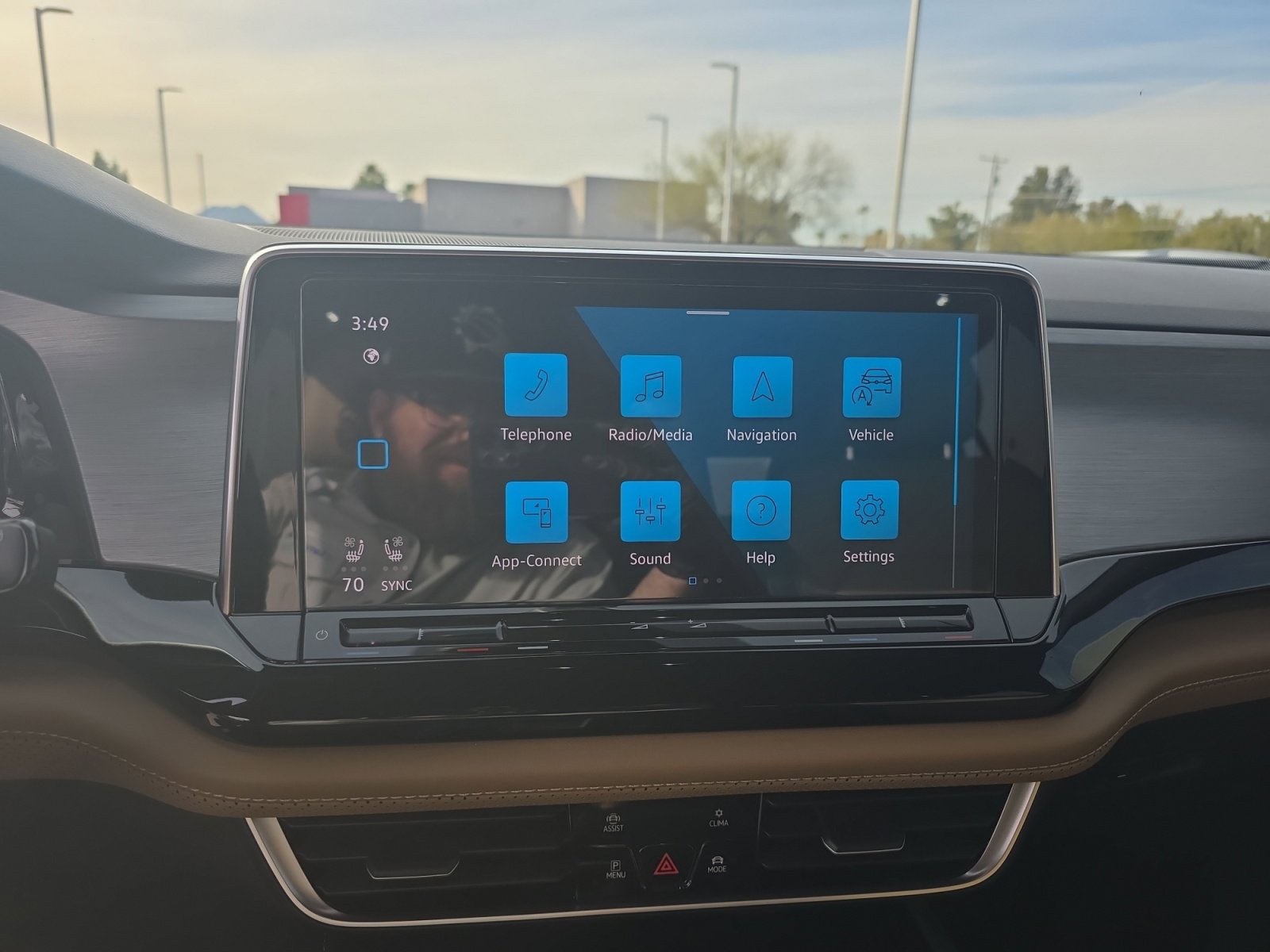 Certified 2024 Volkswagen Atlas Cross Sport SE image 12