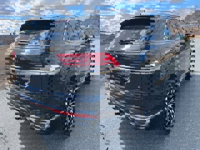 Used 2023 Volkswagen Atlas Cross Sport SEL image 4