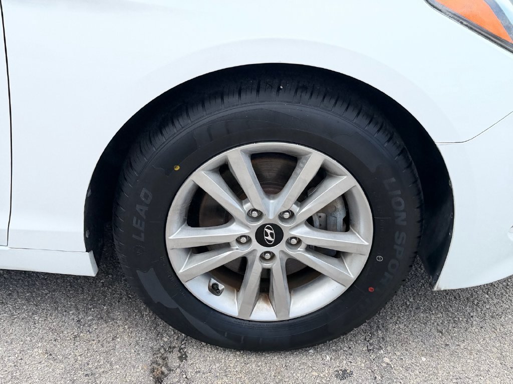 Used 2015 Hyundai Sonata SE FWD image 9