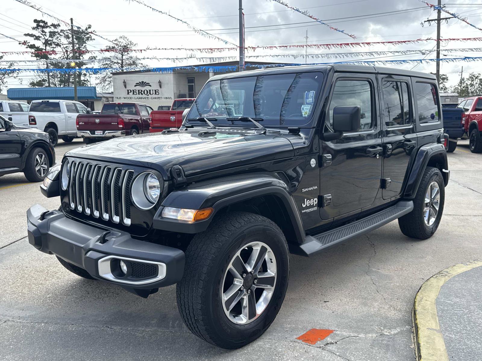 Used 2019 Jeep Wrangler Unlimited Sahara AWD/4WD image 3