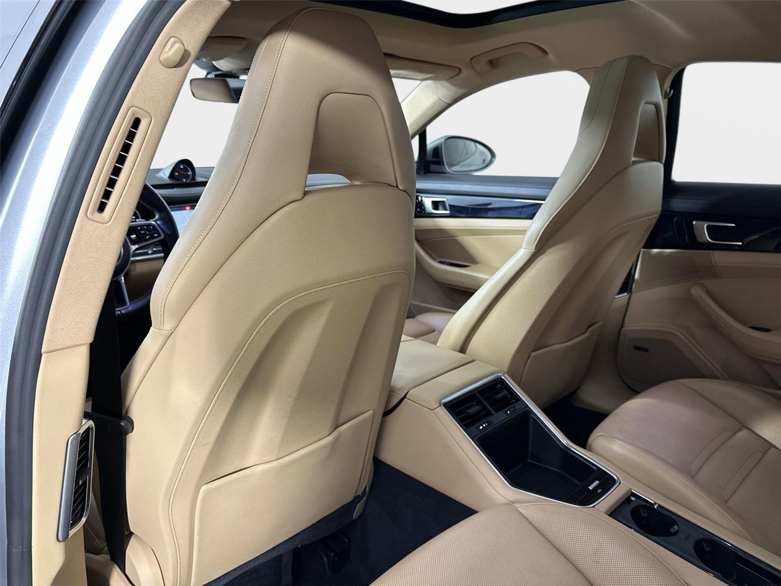 Used 2018 Porsche Panamera 4 image 24