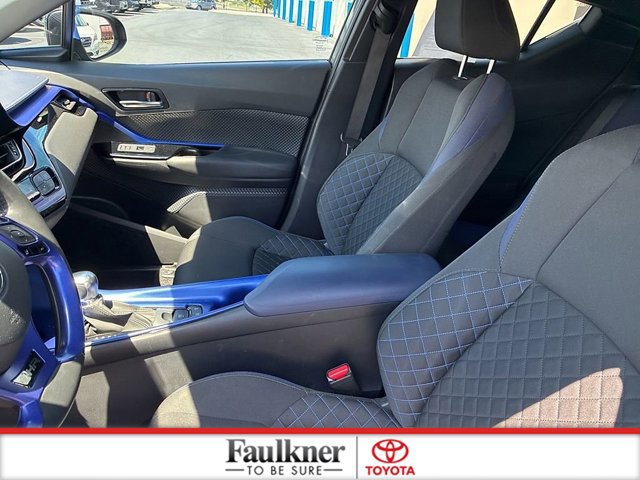Used 2021 Toyota C-HR XLE FWD image 28