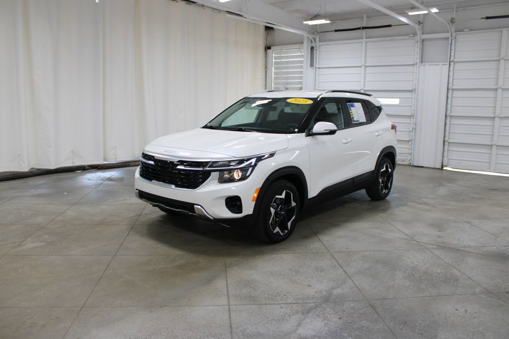 Used 2025 Kia Seltos S image 4
