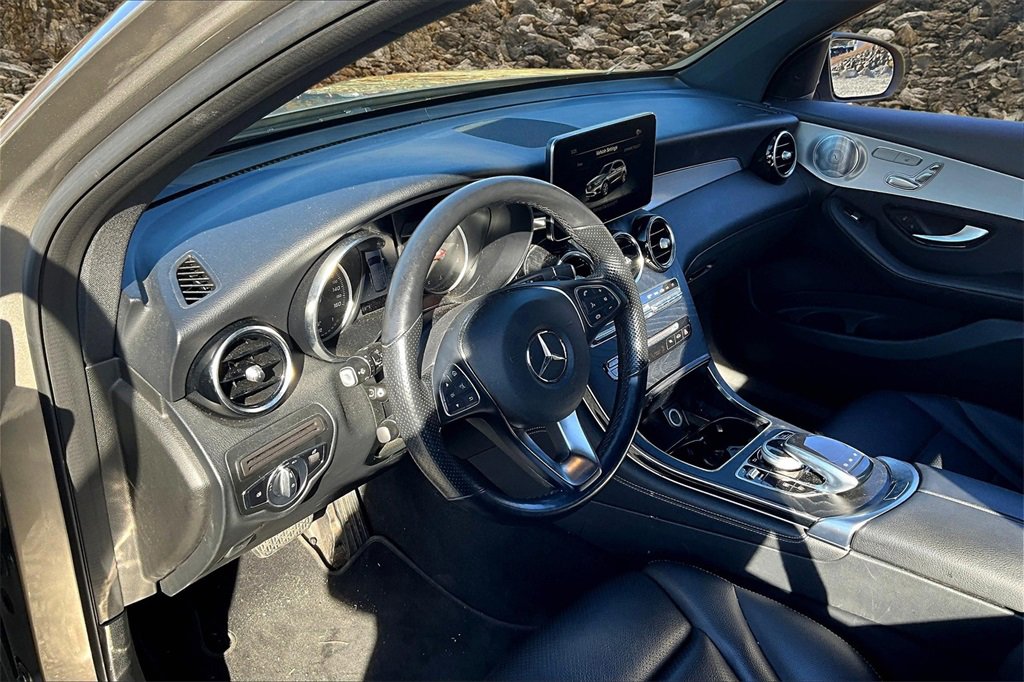 Used 2019 Mercedes-Benz GLC 300 4MATIC w/ Multimedia Package image 12