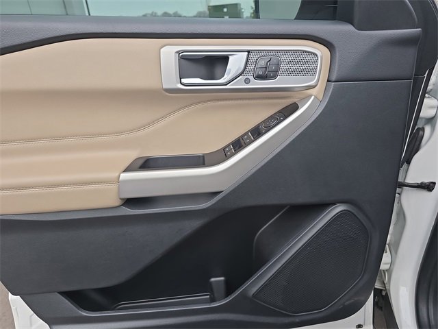 Used 2022 Ford Explorer Limited w/ Equipment Group 301A image 12