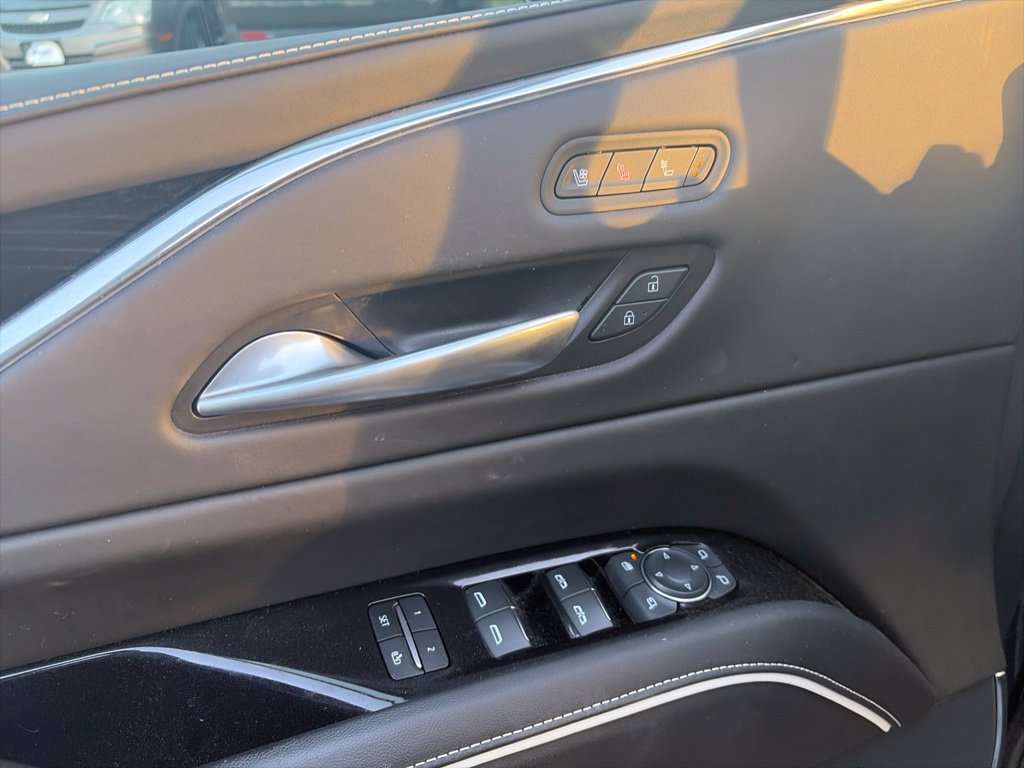 Used 2023 Cadillac Escalade V w/ LPO, Floor Liner Package AWD/4WD image 17