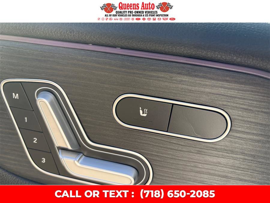 Used 2021 Mercedes-Benz GLB 250 4MATIC w/ Premium Package image 44