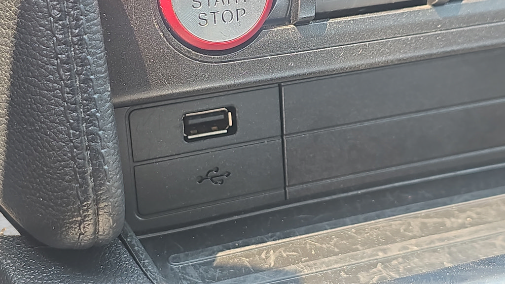Used 2019 Ford Mustang Convertible RWD image 32