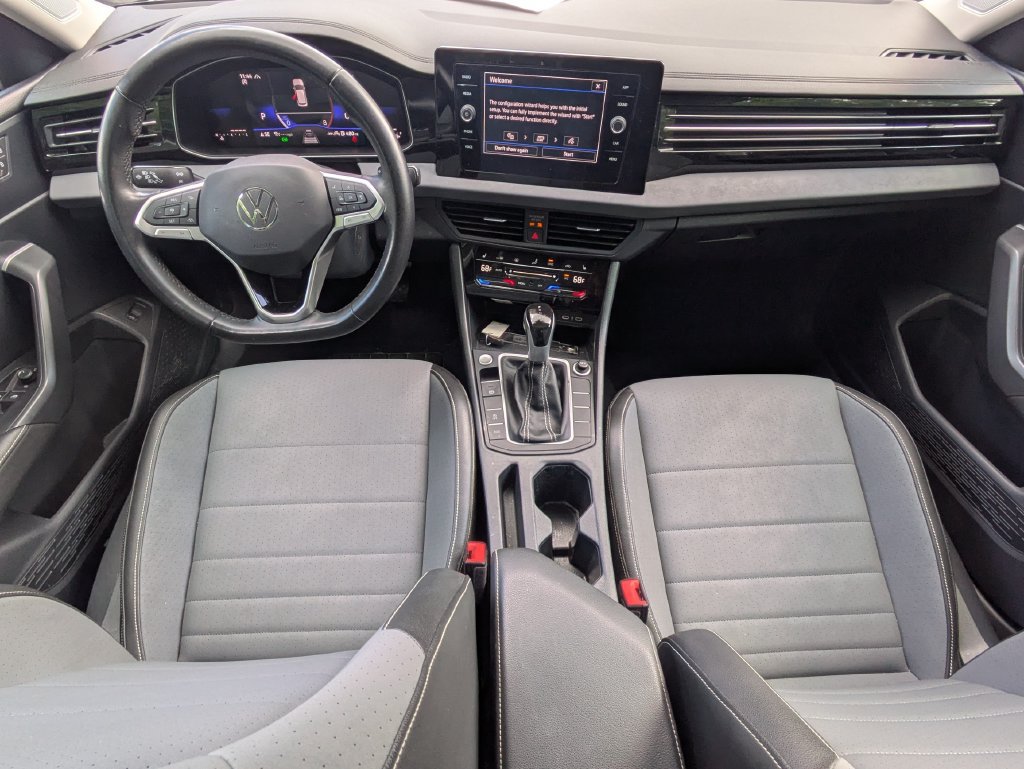 Used 2025 Volkswagen Jetta SE FWD image 20