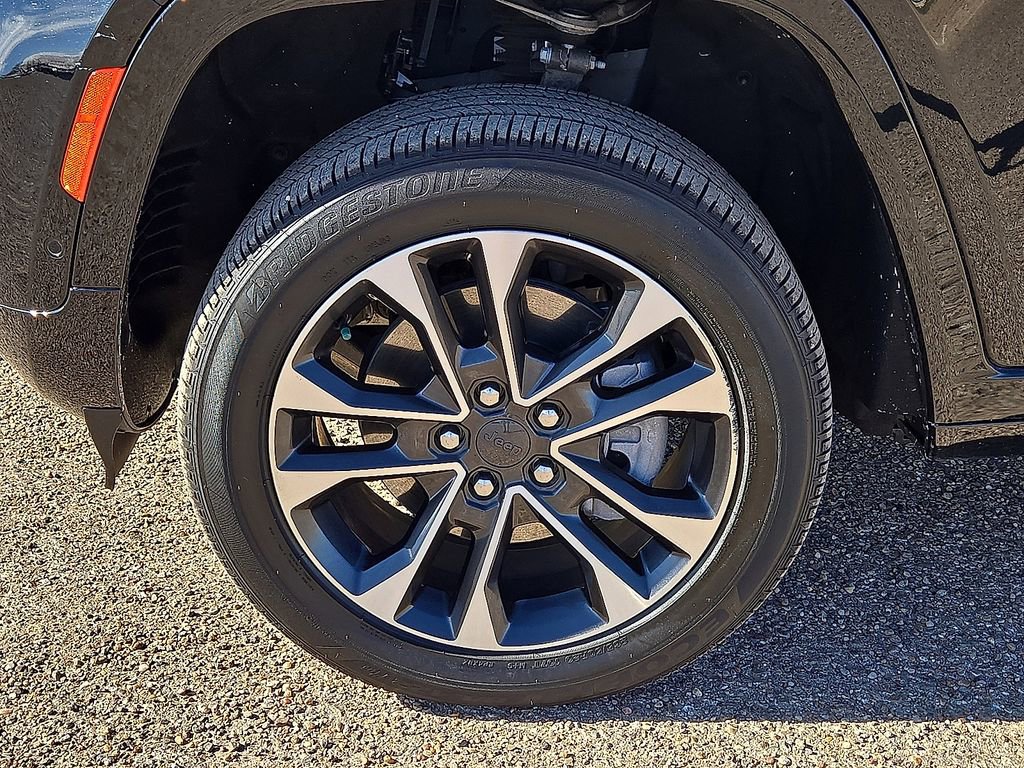 Used 2022 Jeep Grand Cherokee Overland image 11