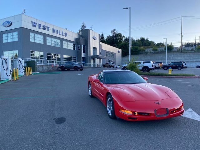 Used 2004 Chevrolet Corvette Coupe w/ Roof Package RWD image 5