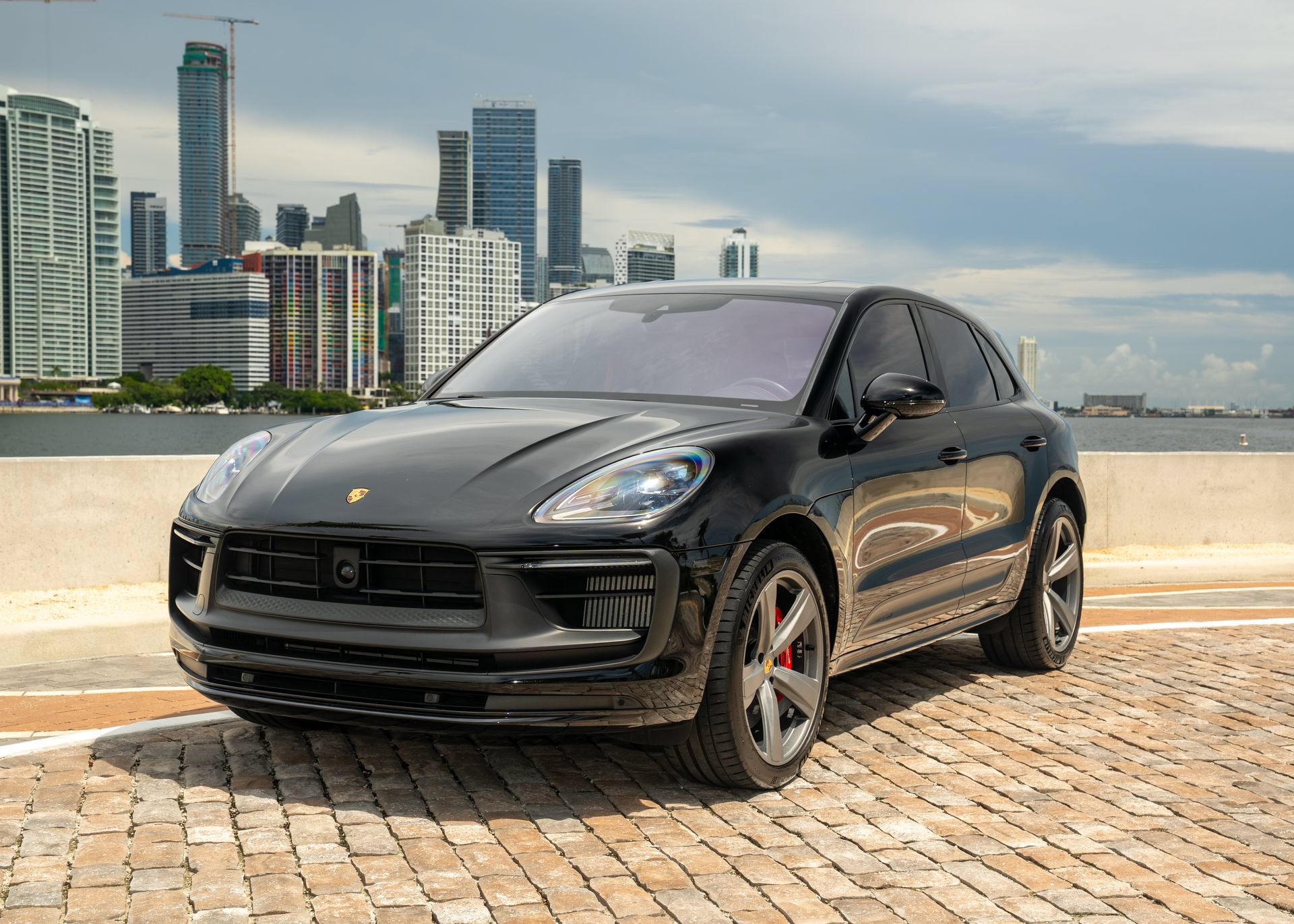 Used 2022 Porsche Macan GTS AWD/4WD image 2