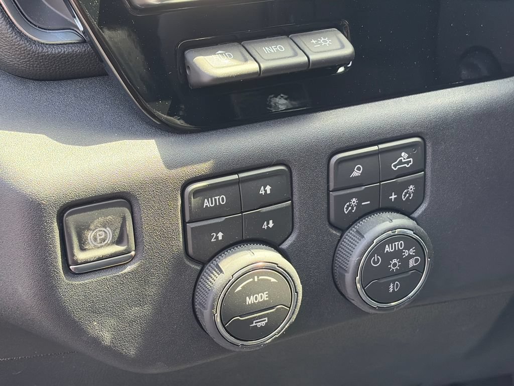 New 2026 Chevrolet Silverado 1500 High Country AWD/4WD image 20