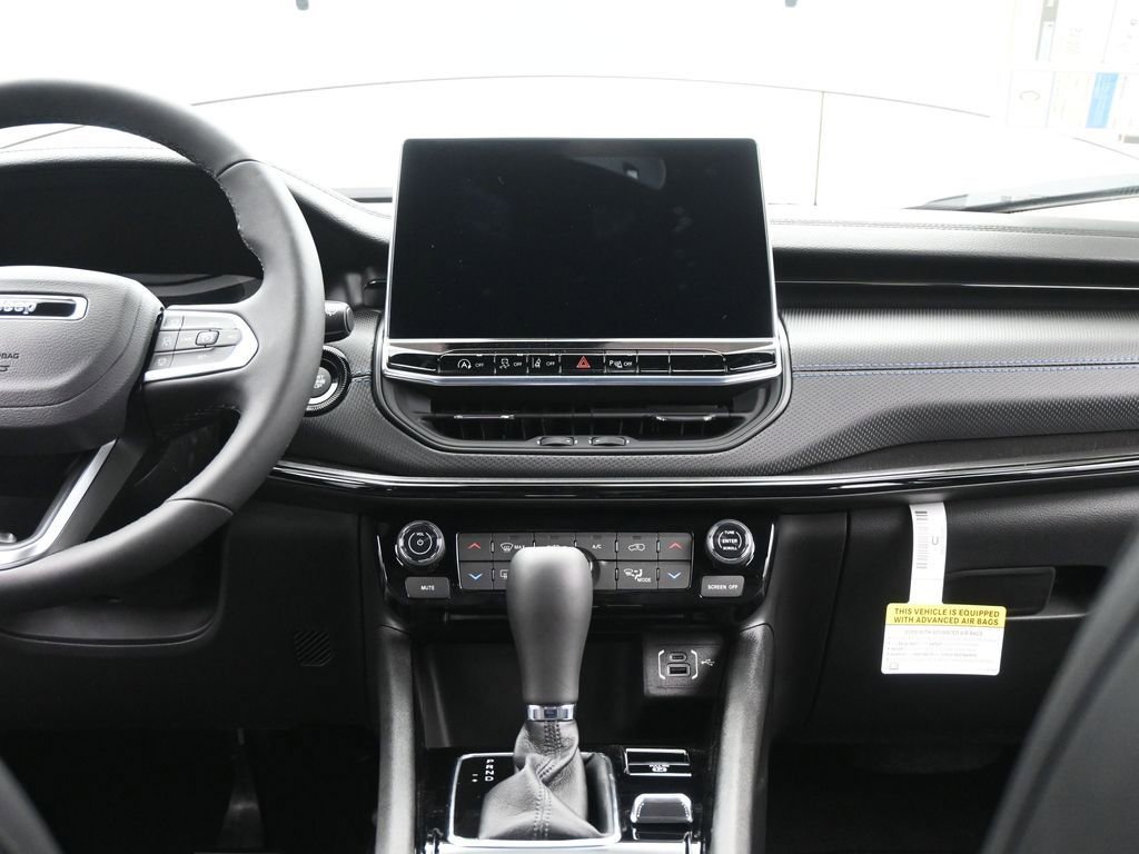 New 2026 Jeep Compass Limited image 25