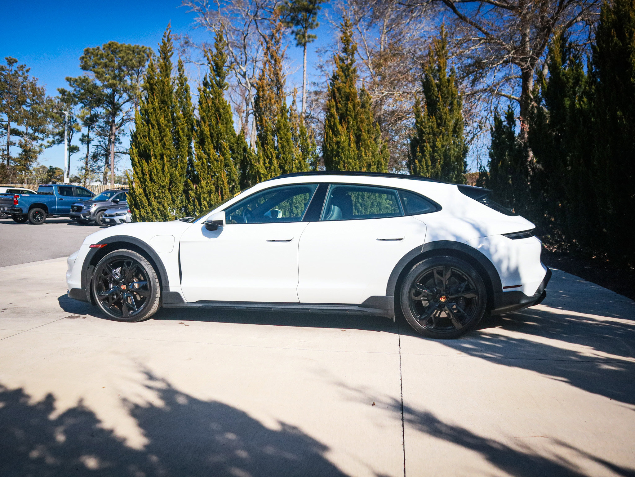 Used 2023 Porsche Taycan 4 Cross Turismo w/ Premium Package image 7