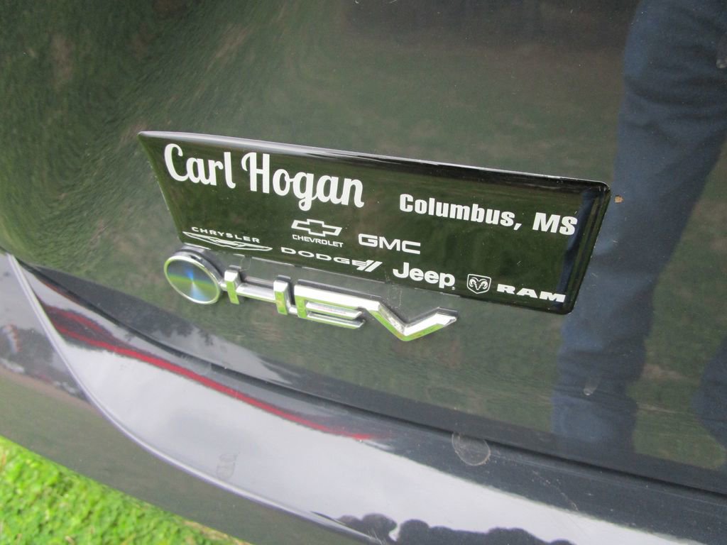 Used 2025 Toyota Camry SE image 9