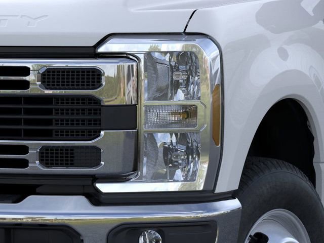 New 2025 Ford F350 XL w/ XL Chrome Package image 18