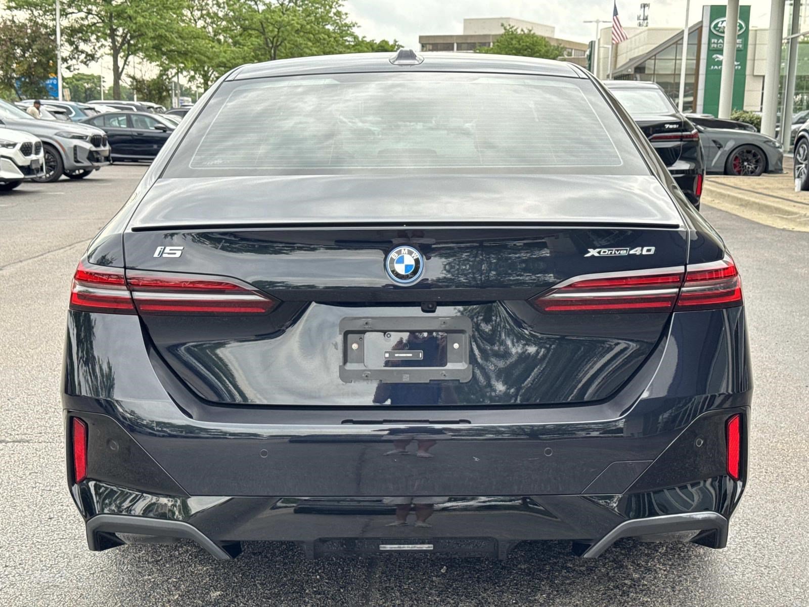 Certified 2025 BMW i5 xDrive40 w/ M Sport Package AWD/4WD image 6