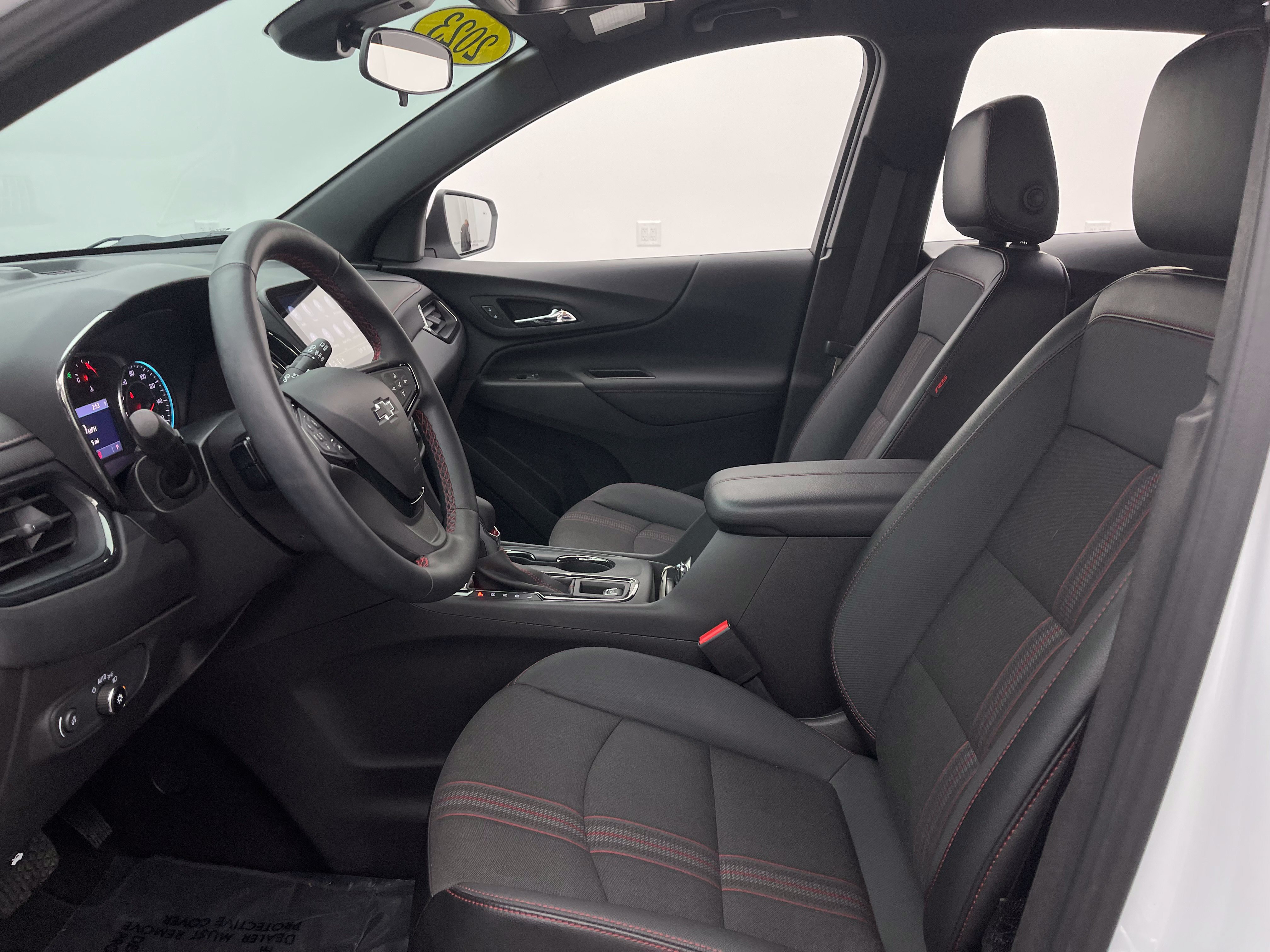 Used 2023 Chevrolet Equinox RS FWD image 17