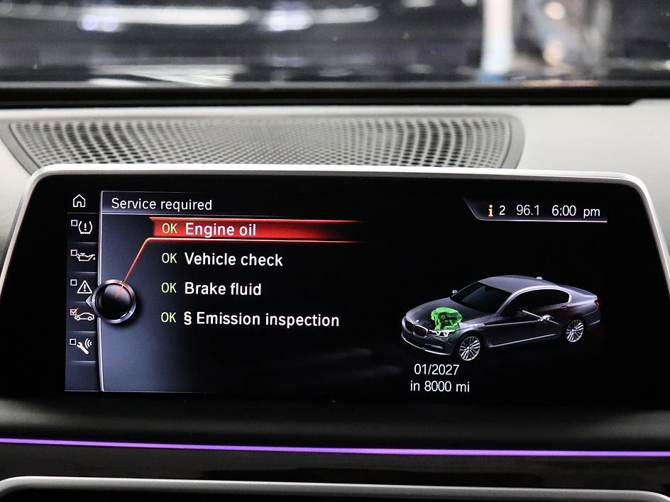 Used 2017 BMW 750i RWD image 30