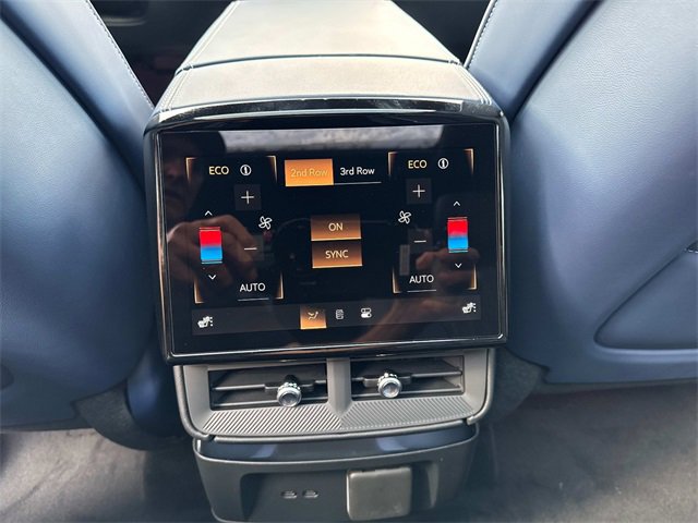 New 2026 Cadillac Vistiq Premium Luxury w/ LPO, Floor Liner Package image 11