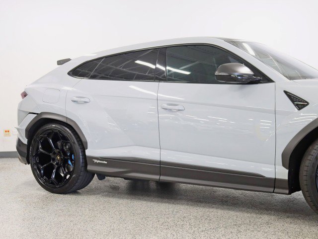 Used 2023 Lamborghini Urus Performante image 4