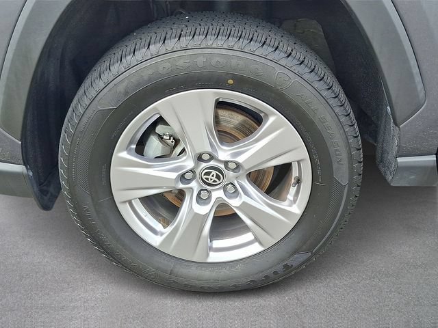 Used 2024 Toyota RAV4 XLE AWD/4WD image 7