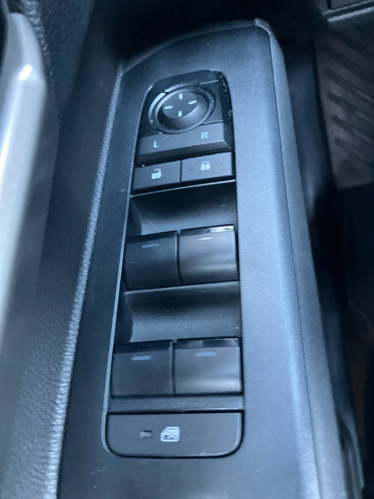 Used 2024 Toyota Tacoma TRD Off-Road image 12