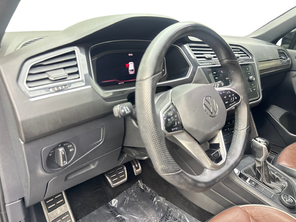 Used 2024 Volkswagen Tiguan SEL R-Line AWD/4WD image 51