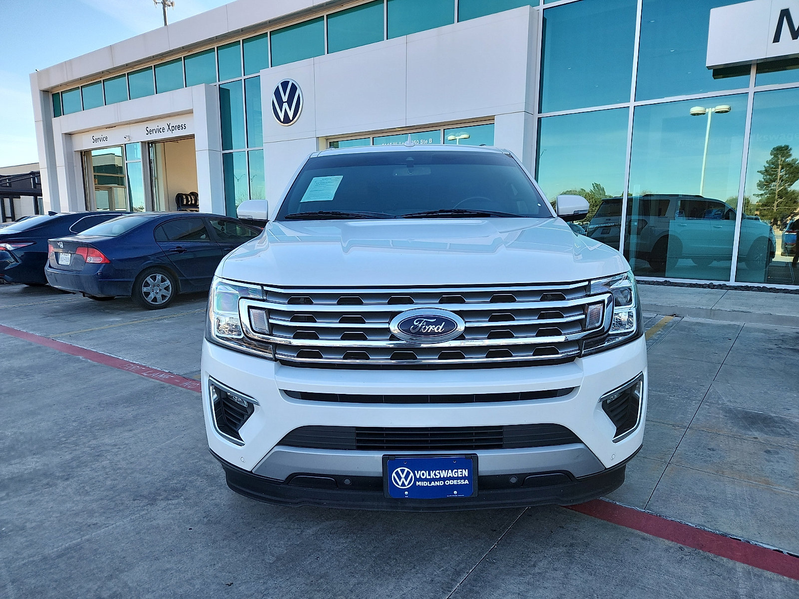Used 2019 Ford Expedition Limited w/ Equipment Group 301A image 2