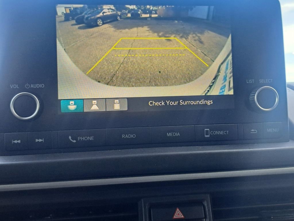 Used 2023 Honda Pilot LX image 11