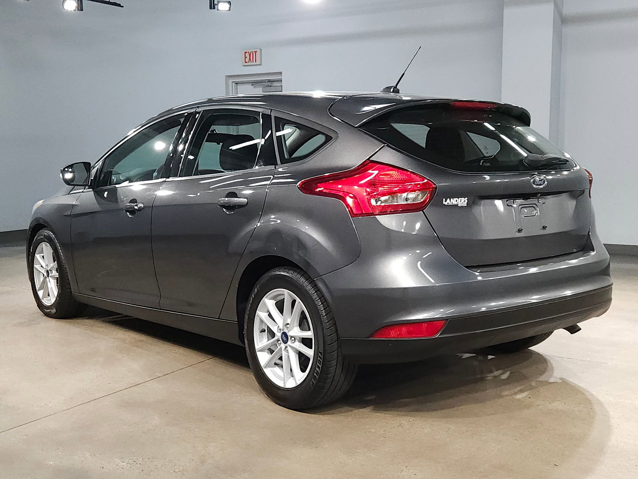 Used 2017 Ford Focus SE FWD image 5