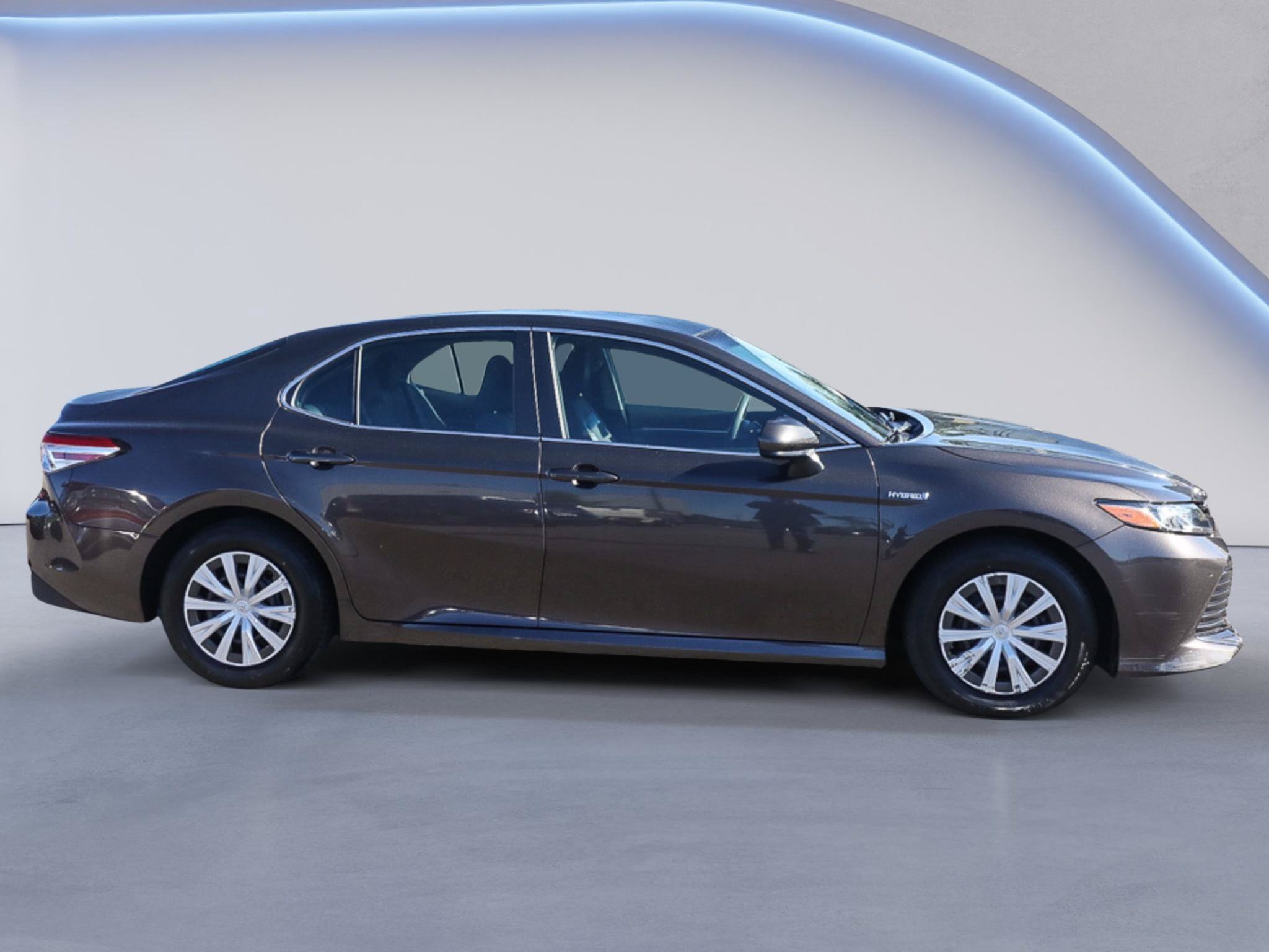 Used 2018 Toyota Camry LE FWD image 8