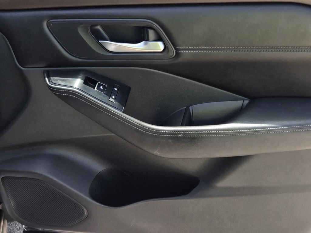 Certified 2022 Nissan Rogue SL FWD image 8