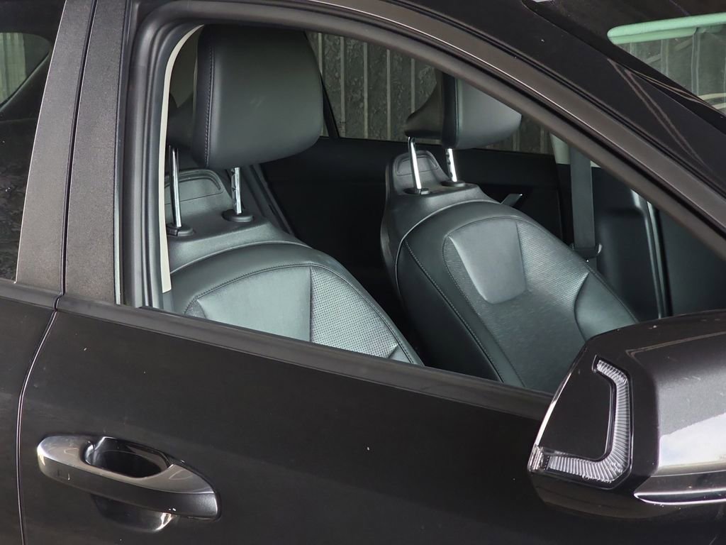 Used 2023 Kia Niro SX Touring image 21