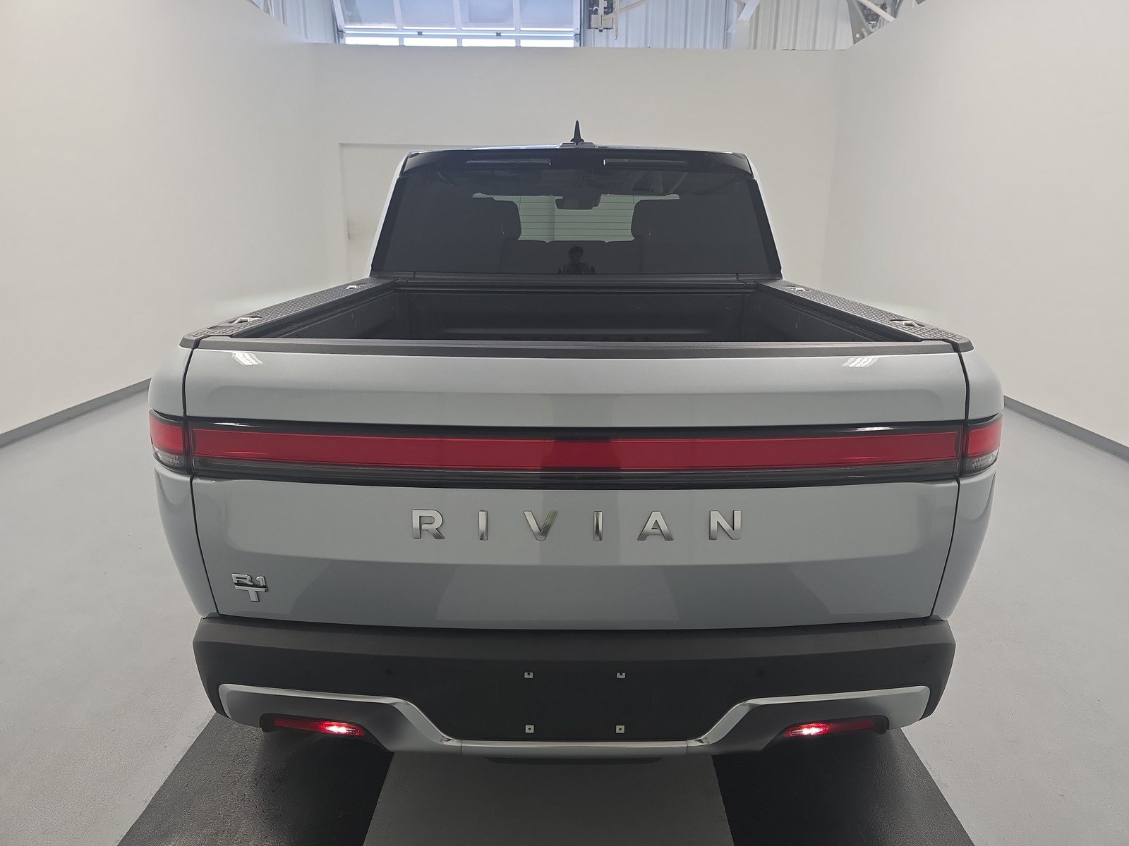 Used 2023 Rivian R1T Adventure AWD/4WD image 4