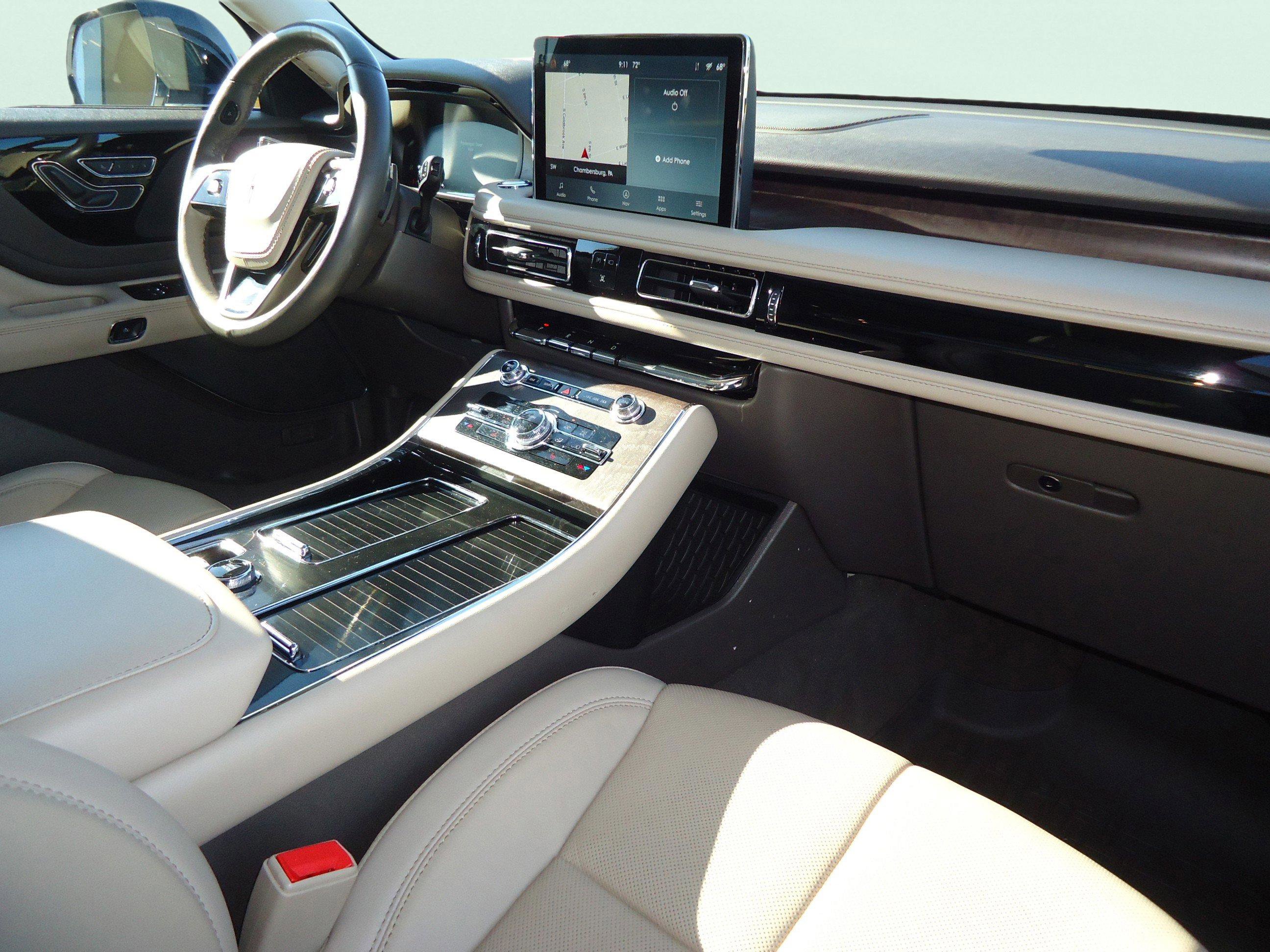 Used 2023 Lincoln Aviator Reserve w/ Class IV Trailer Tow Package image 27