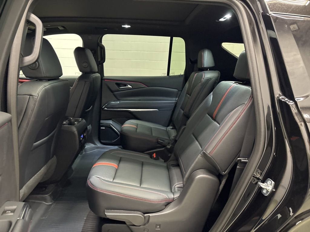 New 2026 Chevrolet Traverse RS w/ LPO, Floor Liner Package AWD/4WD image 31