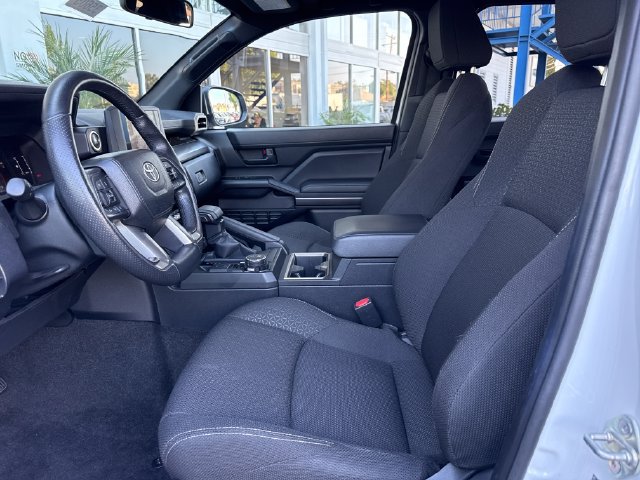 Used 2025 Toyota 4Runner SR5 AWD/4WD image 10