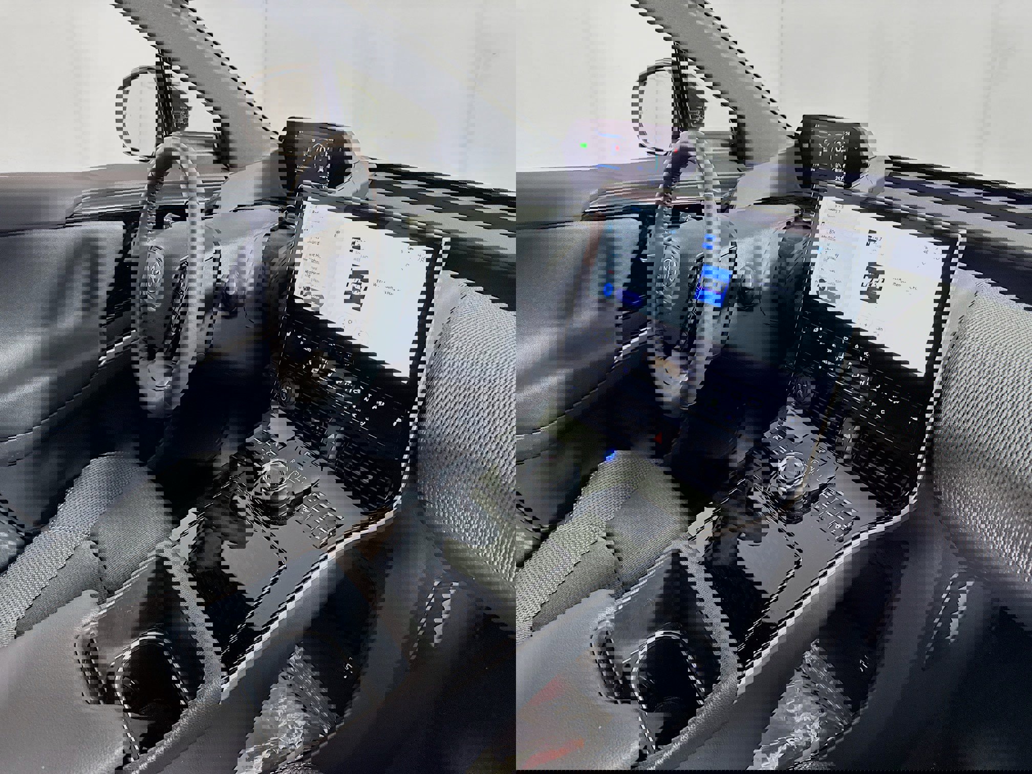 Used 2025 Toyota bZ4X FWD image 29