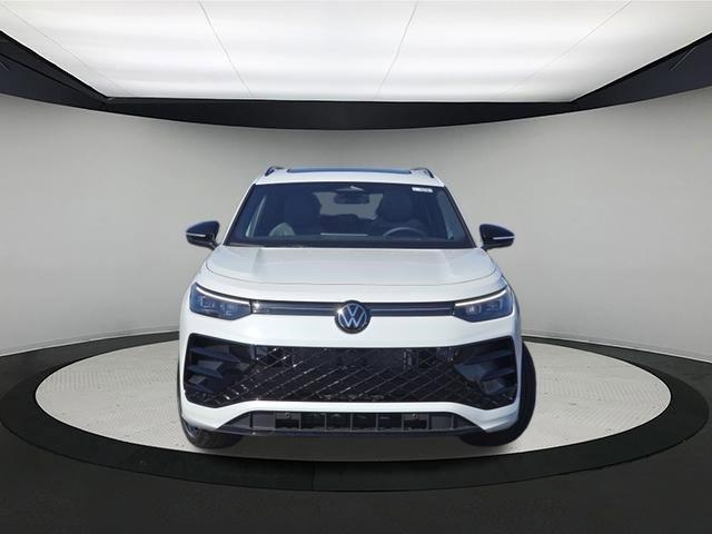 New 2026 Volkswagen Tiguan SE R-Line image 2