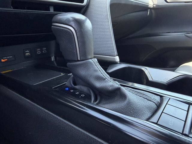 Used 2025 Toyota Camry SE FWD image 18