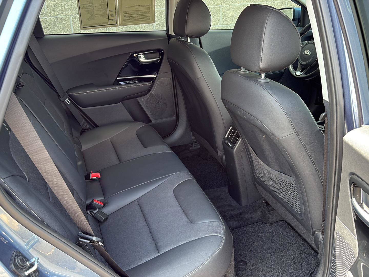 Used 2020 Kia Niro EX FWD image 26