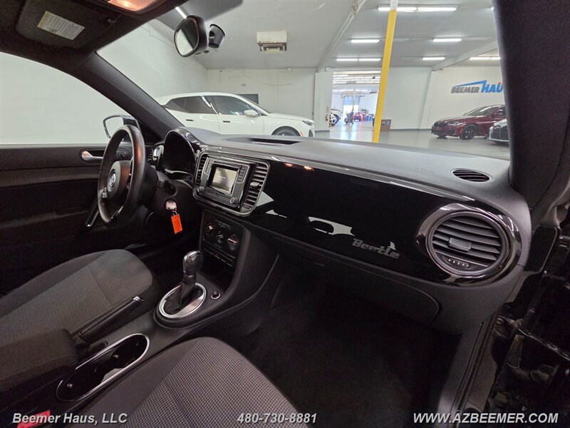 Used 2019 Volkswagen Beetle 2.0T FWD image 13