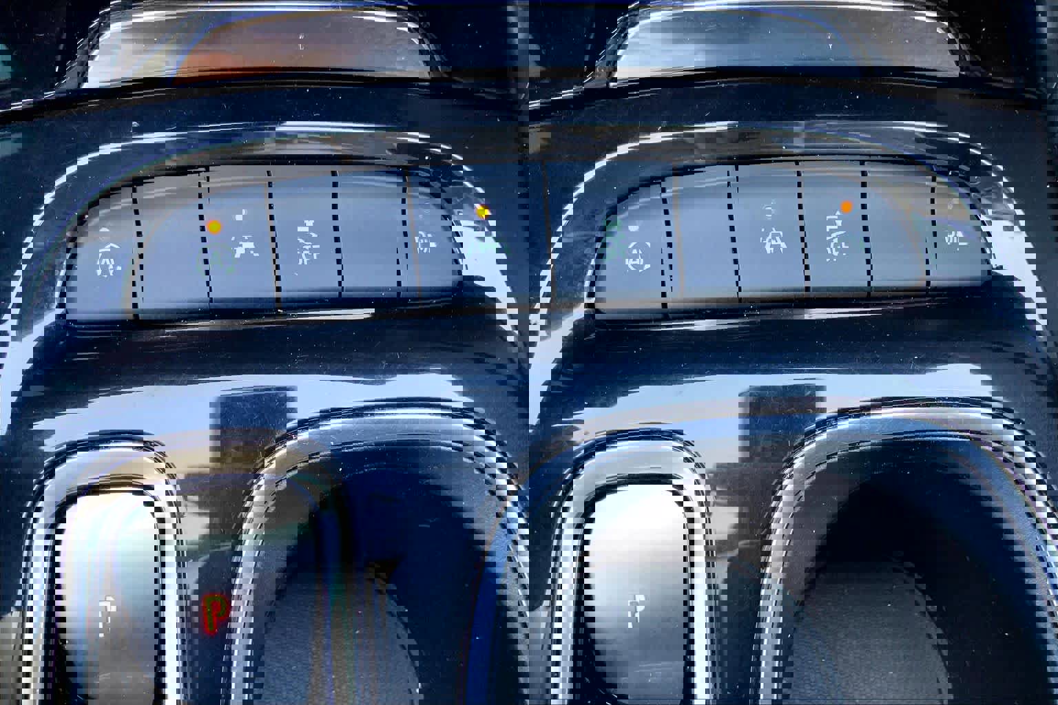 Used 2022 Buick Envision Essence w/ Sport Touring Package FWD image 30