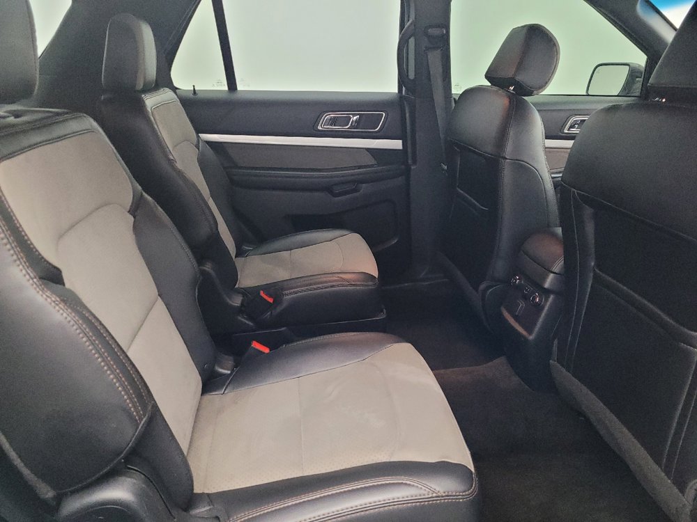 Used 2017 Ford Explorer XLT w/ Equipment Group 202A image 19