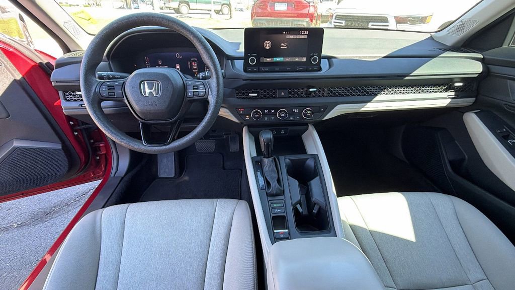Used 2023 Honda Accord EX image 17