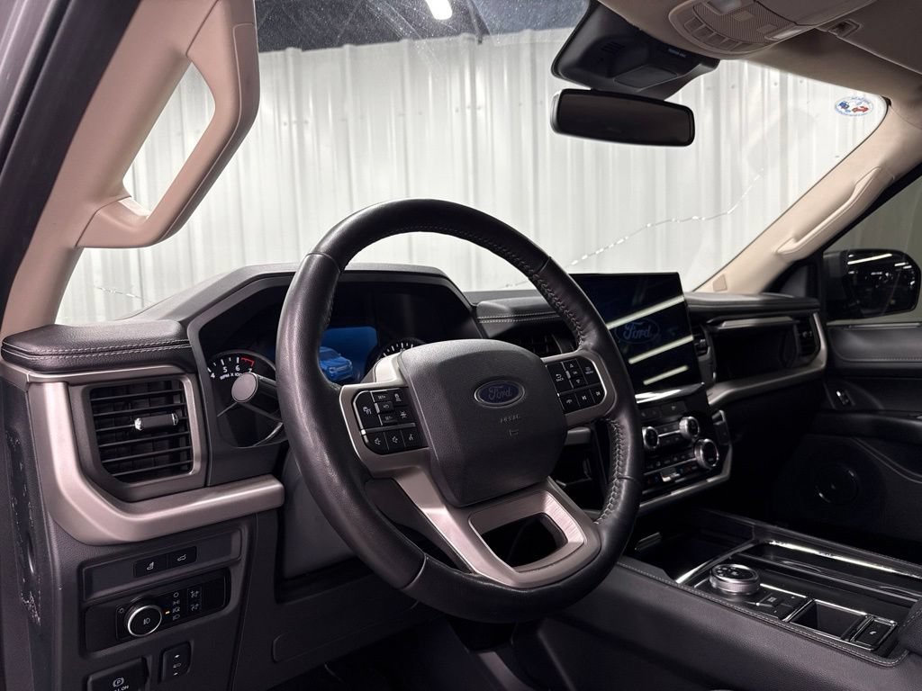 Used 2024 Ford Expedition XLT RWD image 19